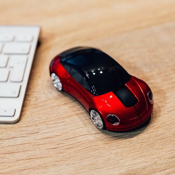 Bezični miš u obliku automobila - crveni