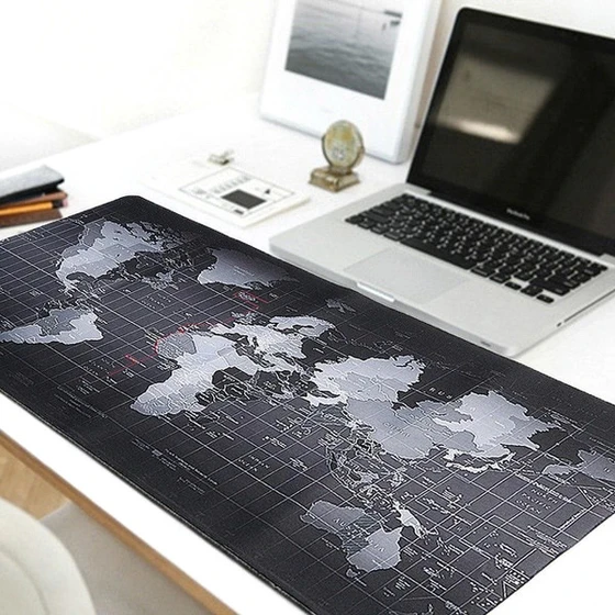 Podloga za miša i tipkovnicu - karta svijeta