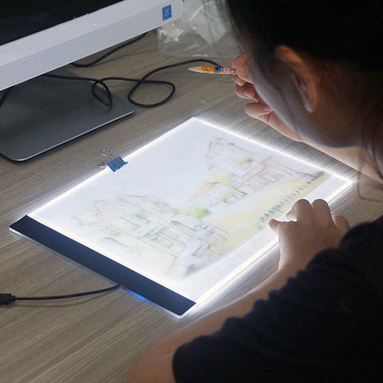 Svjetlosna LED ploča za crtanje